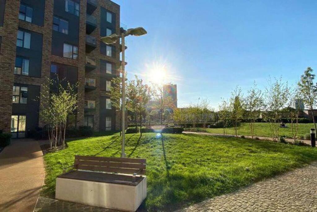 Luxury 2 Bed Ensuite 2 Bathroom Apartment East Croydon South Norwood Exterior photo